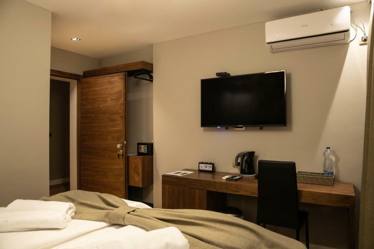Boulevard Exclusive พริสตีนา ภายนอก รูปภาพ